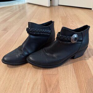 DV Dolce Vita Elda Vegan Leather Black Western Ankle Bootie Size 8